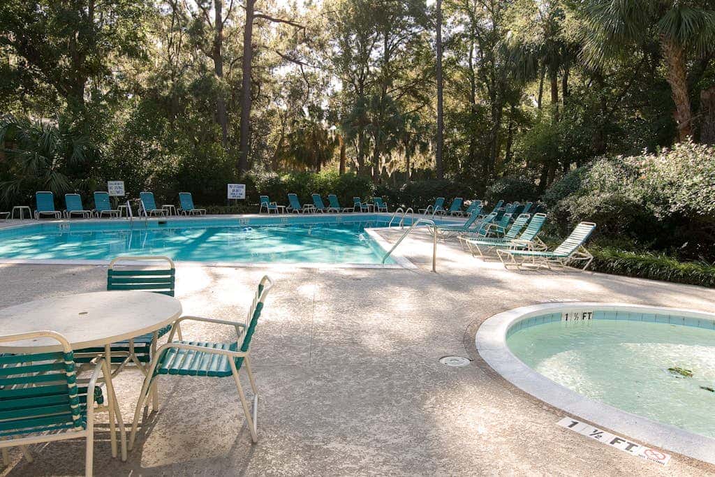 Ground level condo with pool, golf & Sea Pines Beach Club access