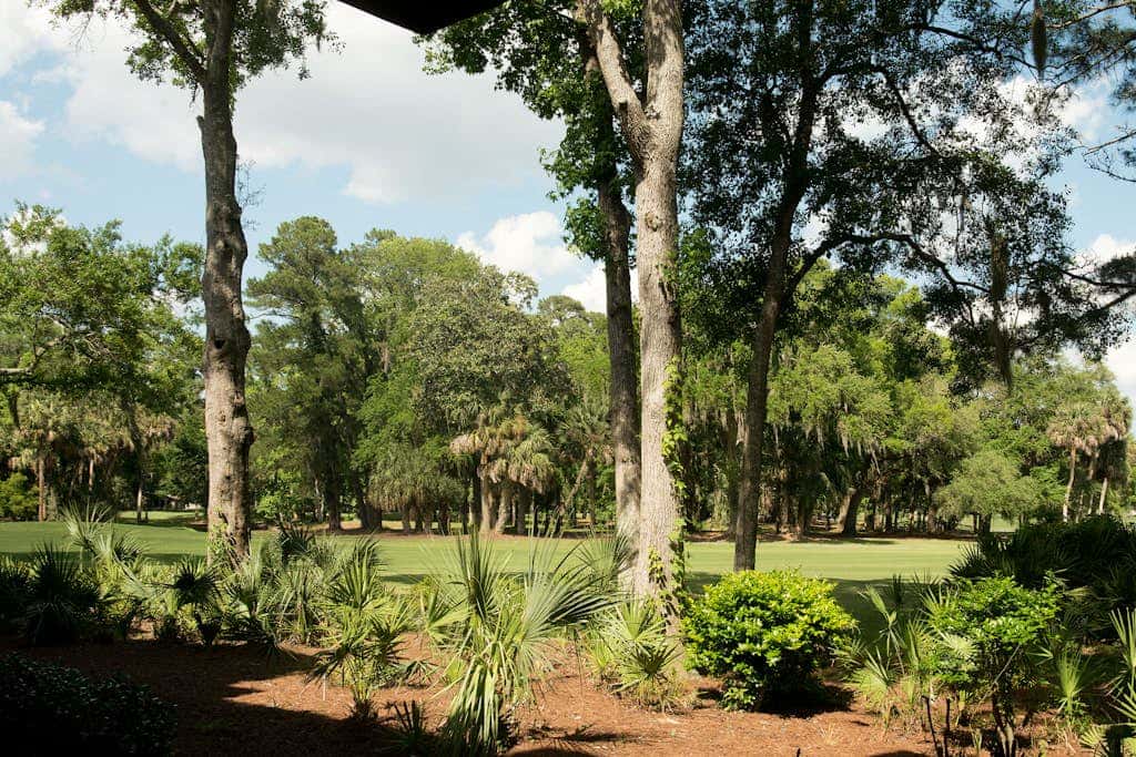 Ground level condo with pool, golf & Sea Pines Beach Club access