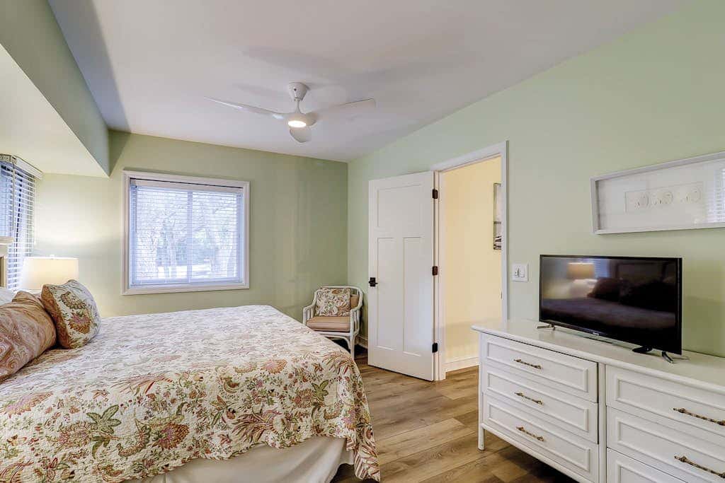 Stunning Sea Pines getaway close to the beach & golf - newly renovated