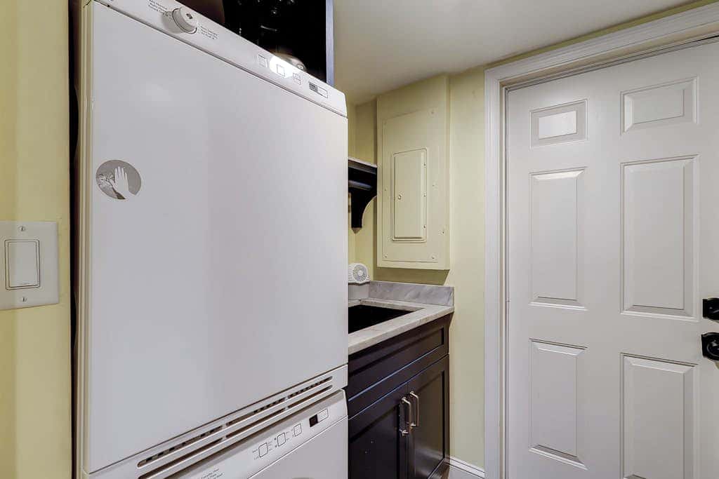 Stunning Sea Pines getaway close to the beach & golf - newly renovated