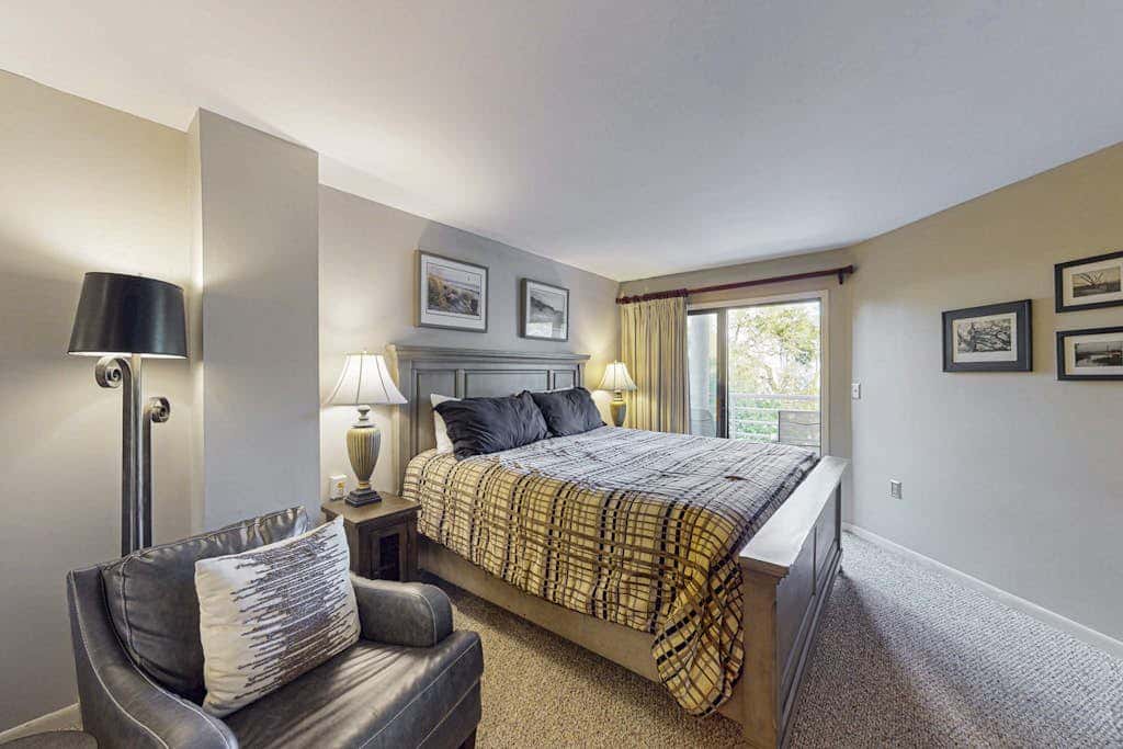 Island condo with beach access and balcony view  close to golf