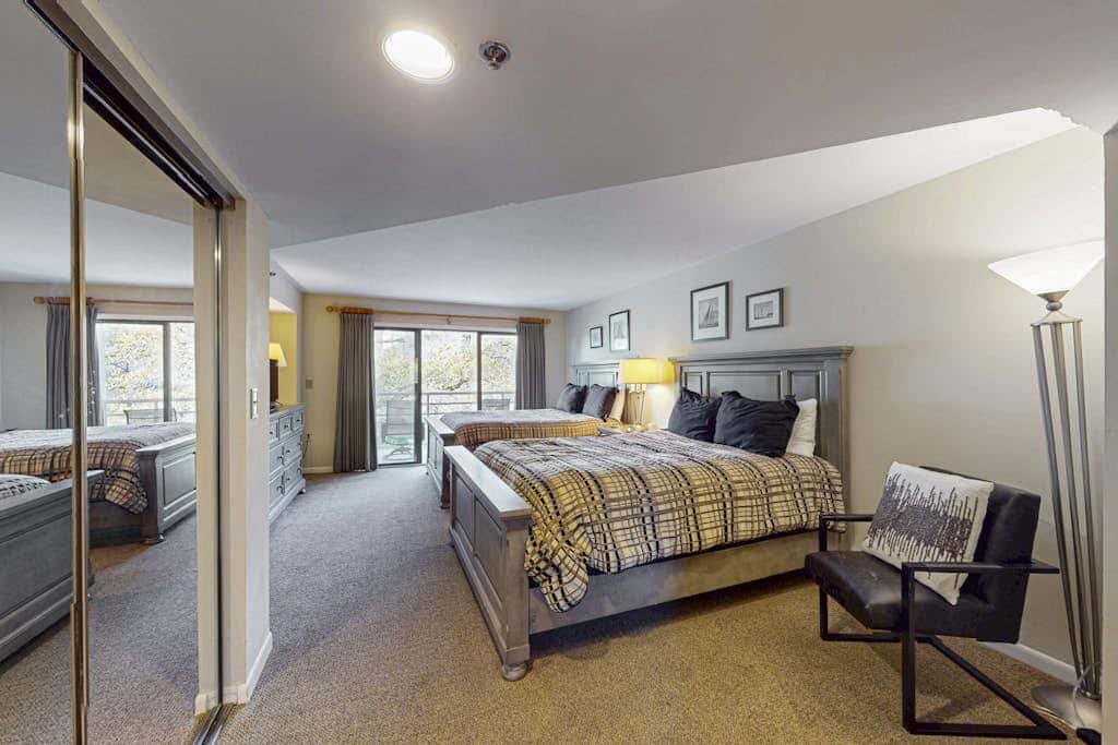 Island condo with beach access and balcony view  close to golf