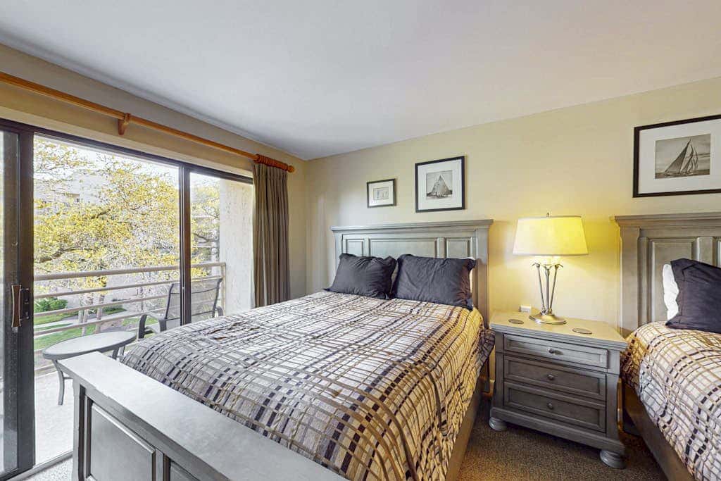 Island condo with beach access and balcony view  close to golf