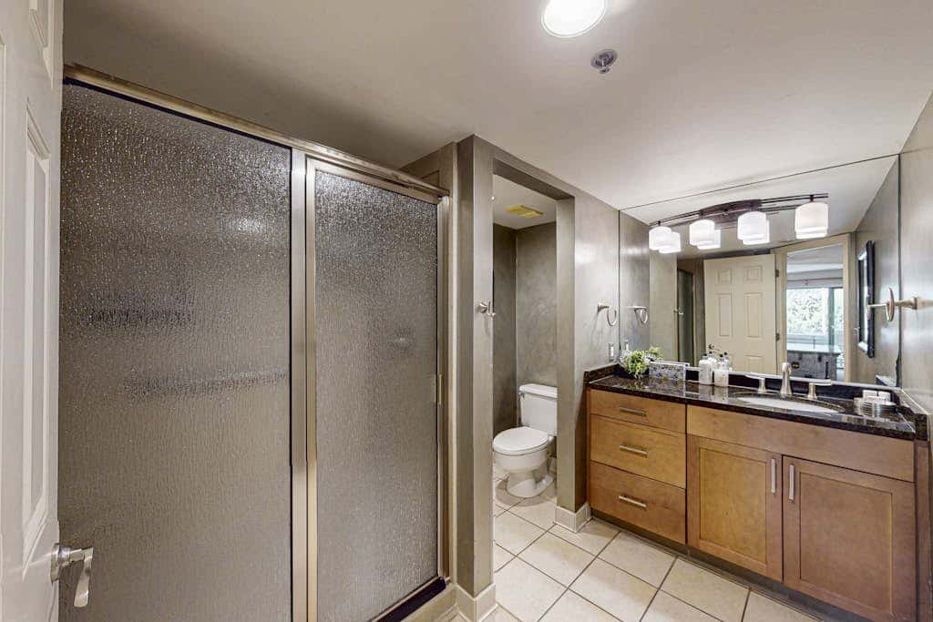 Island condo with beach access and balcony view  close to golf