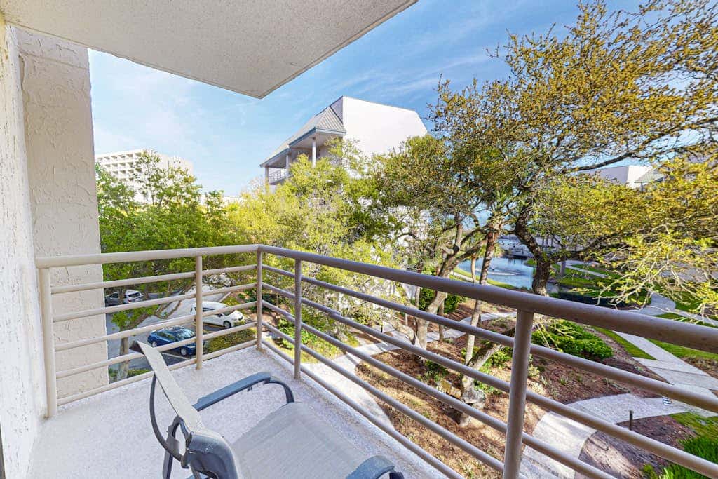 Island condo with beach access and balcony view  close to golf