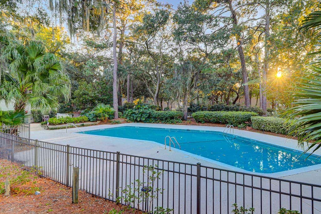 Dog friendly villa with lagoon views & an updated interior near beach & pools