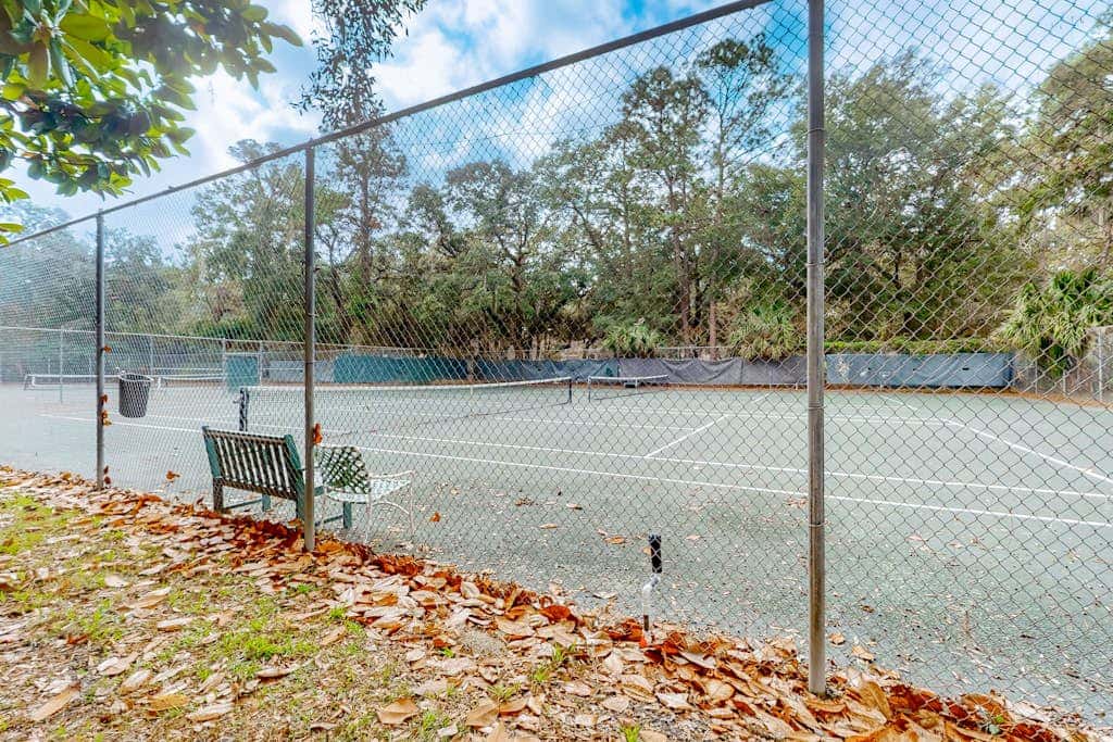 Dog friendly villa with lagoon views & an updated interior near beach & pools