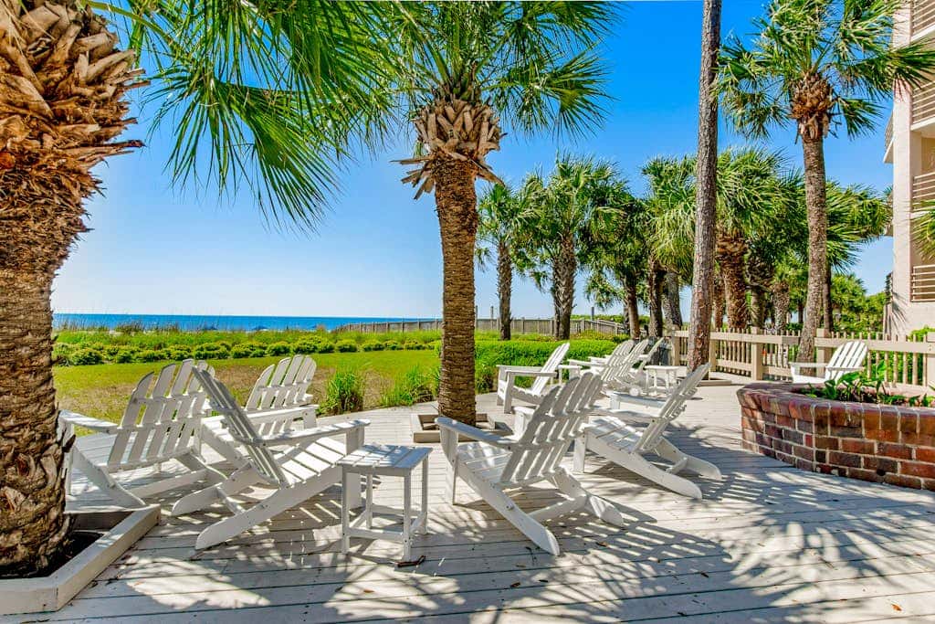 Sunny condo with ocean view balcony & beach access