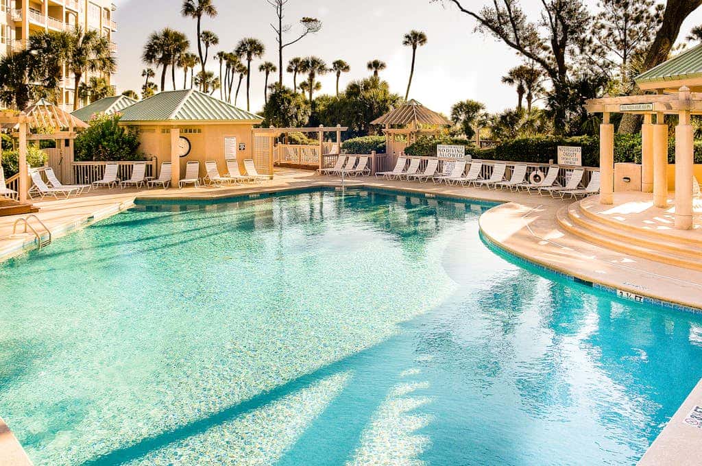 Island getaway by the ocean with balcony view & shared pool and beach access