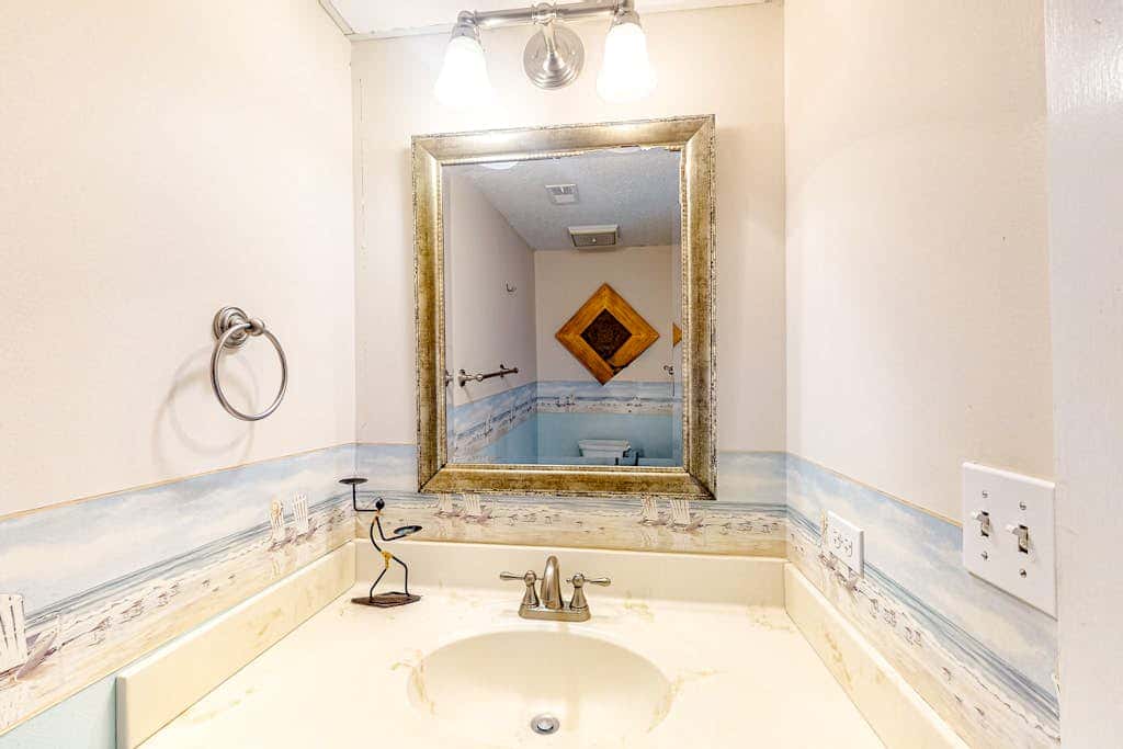 Lovely Condo with Shared Pool & Tennis Dogs Welcome