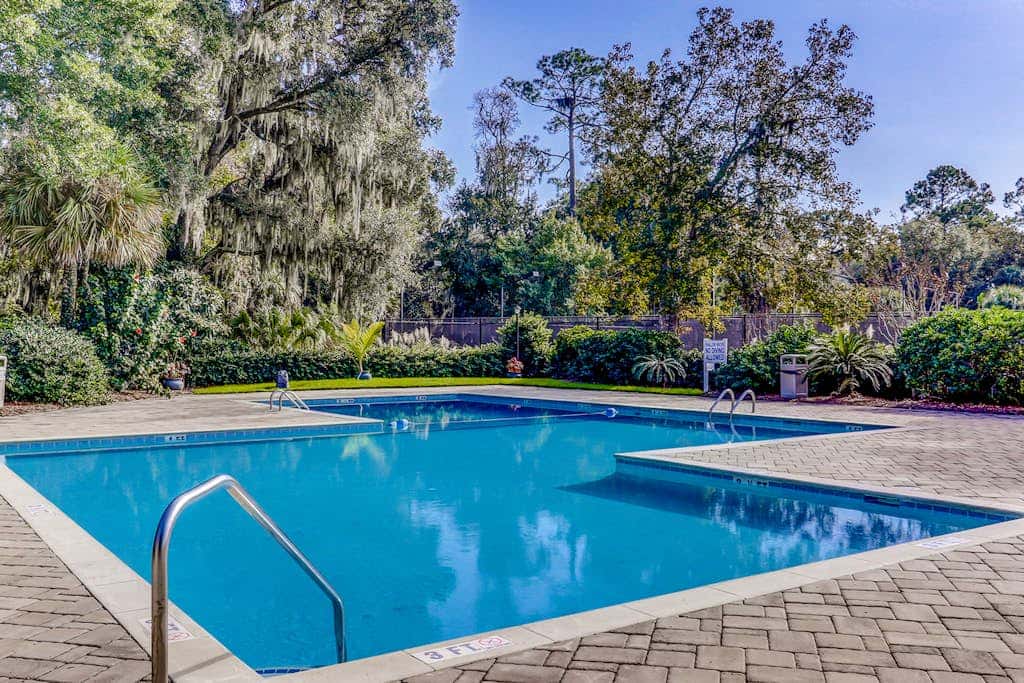Relaxing Evian villa with patio, pool, tennis, pickleball, beach, golf, Dogs ok