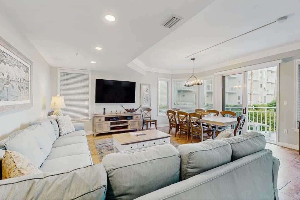 Oceanfront condo with pools, hot tubs, WiFi, washer, dryer, & central AC