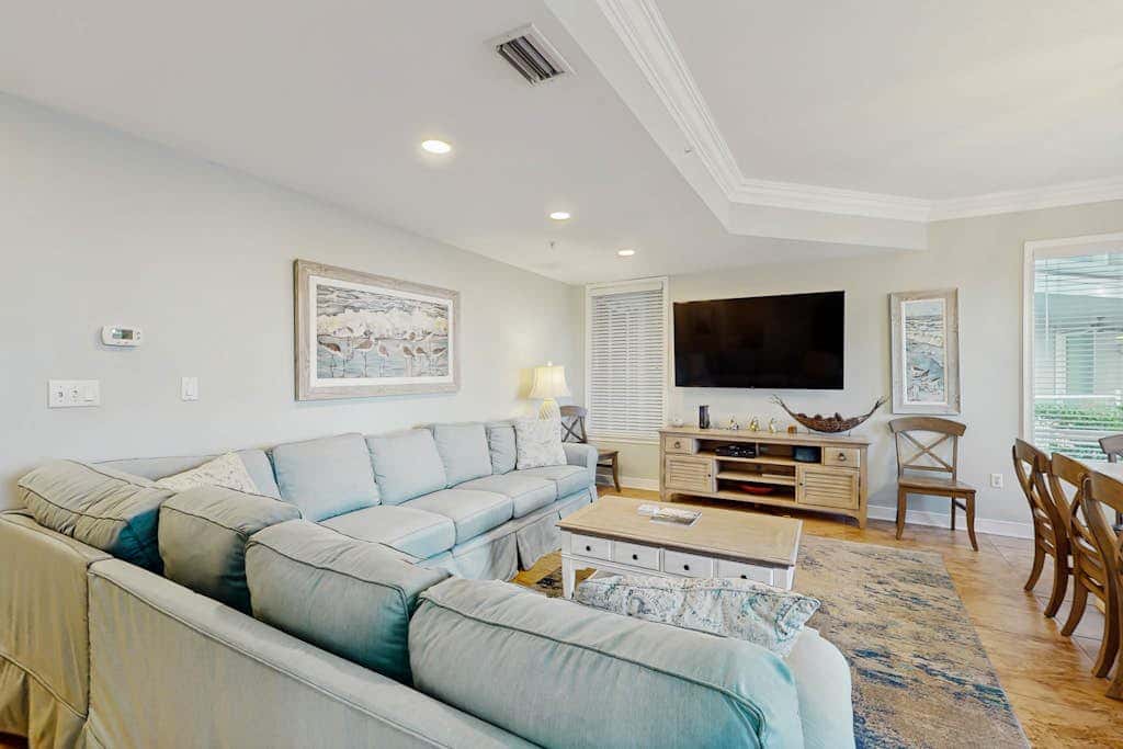 Oceanfront condo with pools, hot tubs, WiFi, washer, dryer, & central AC