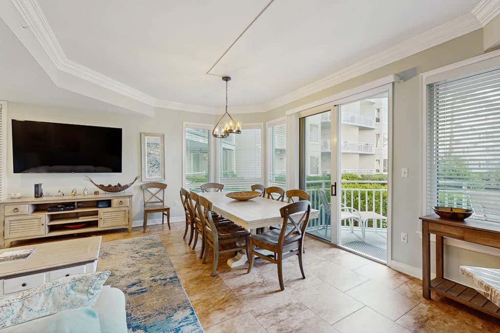 Oceanfront condo with pools, hot tubs, WiFi, washer, dryer, & central AC