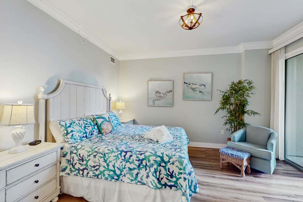 Oceanfront condo with pools, hot tubs, WiFi, washer, dryer, & central AC