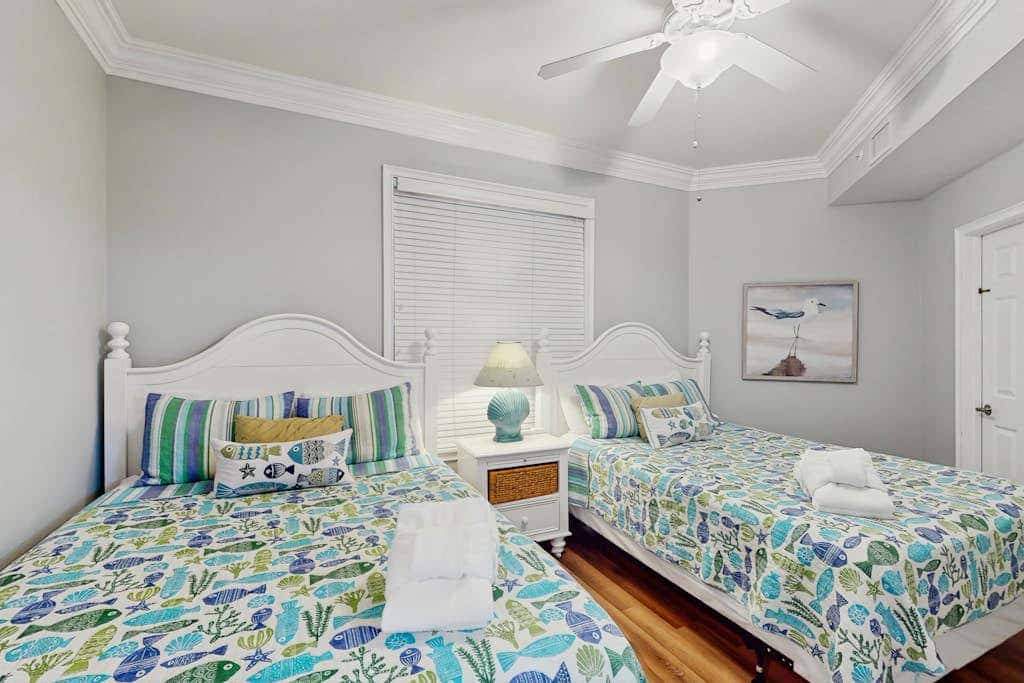 Oceanfront condo with pools, hot tubs, WiFi, washer, dryer, & central AC
