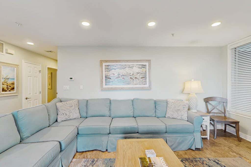 Oceanfront condo with pools, hot tubs, WiFi, washer, dryer, & central AC