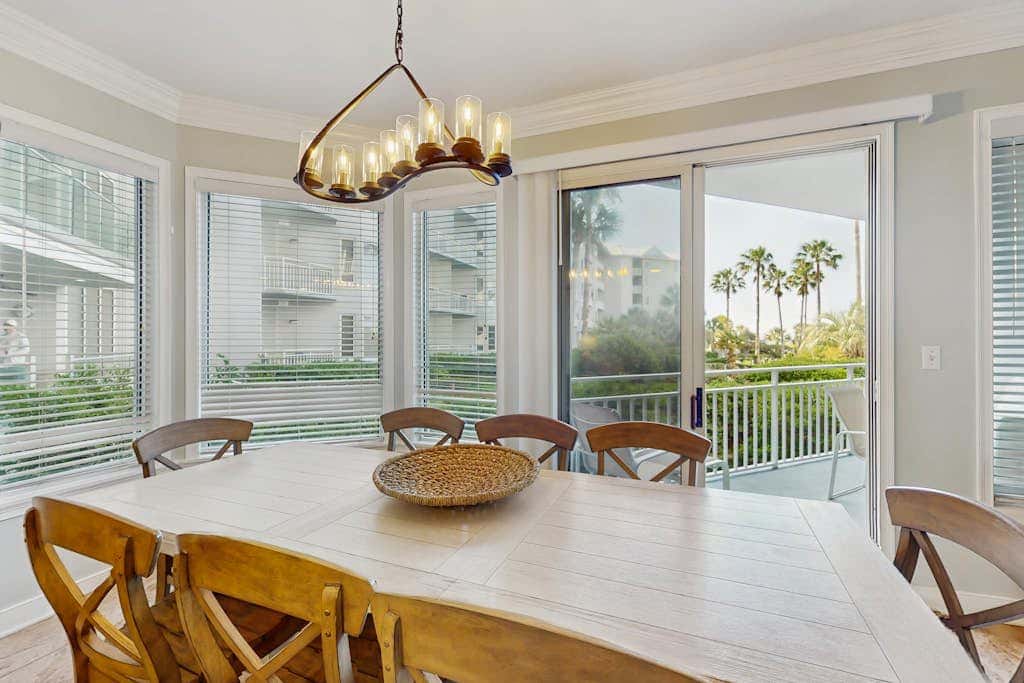 Oceanfront condo with pools, hot tubs, WiFi, washer, dryer, & central AC