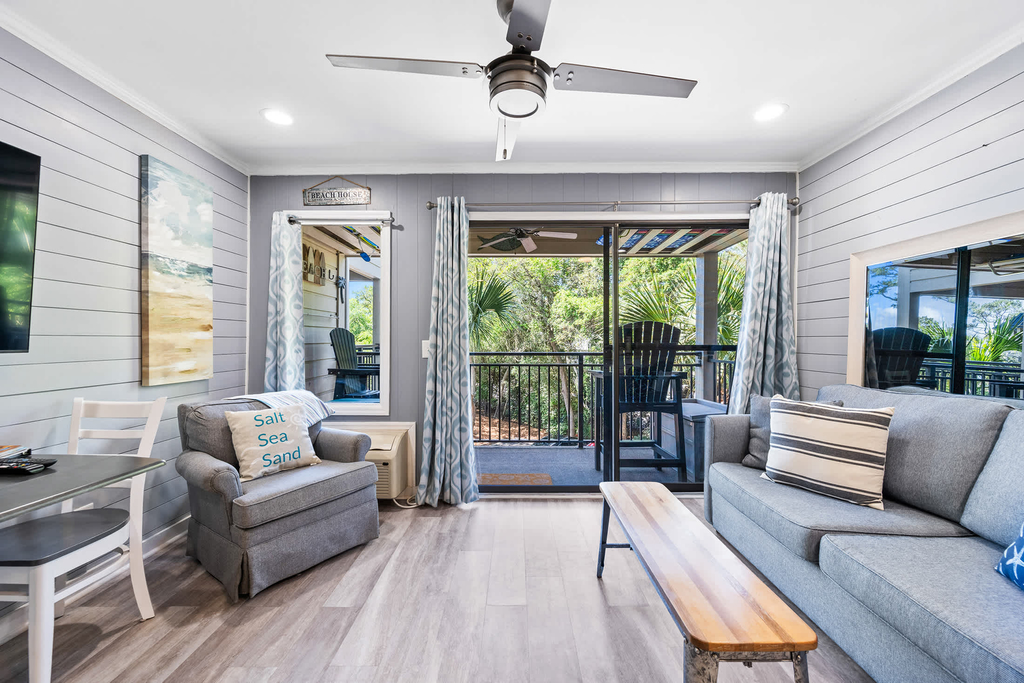 Stunning Newly Renovated Condo with Ocean View & Shared Pool Close to the Beach