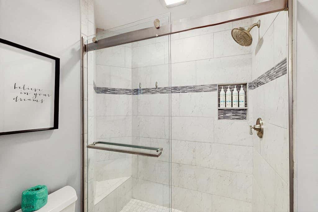 Second Floor Condo with Free WiFi, Shared Pool, Hot Tub, Balcony, Golf Course View