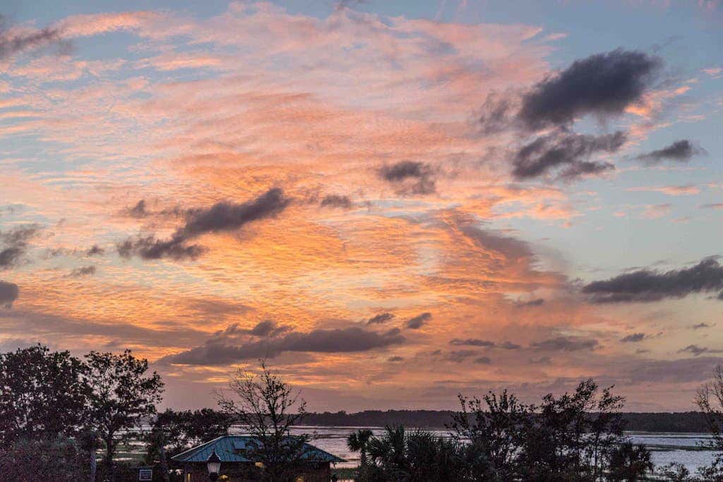 Second Floor Condo with Free WiFi, Shared Pool, Hot Tub, Balcony, Golf Course View