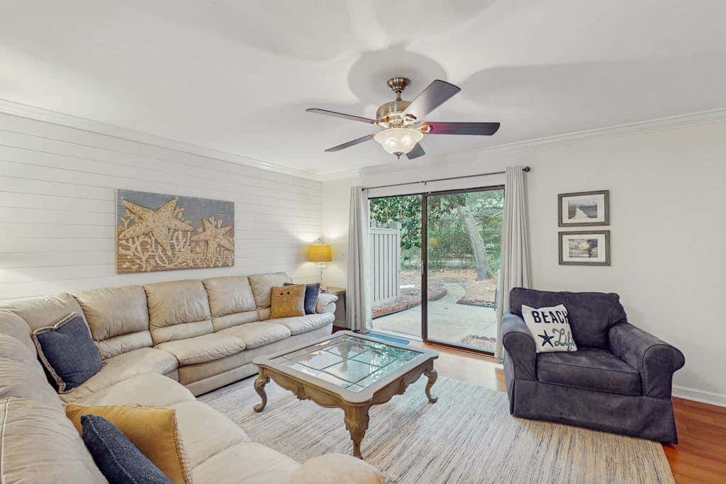 Dog Friendly Condo with Fast WiFi, a Patio, & Shared Pool Walk to the Beach