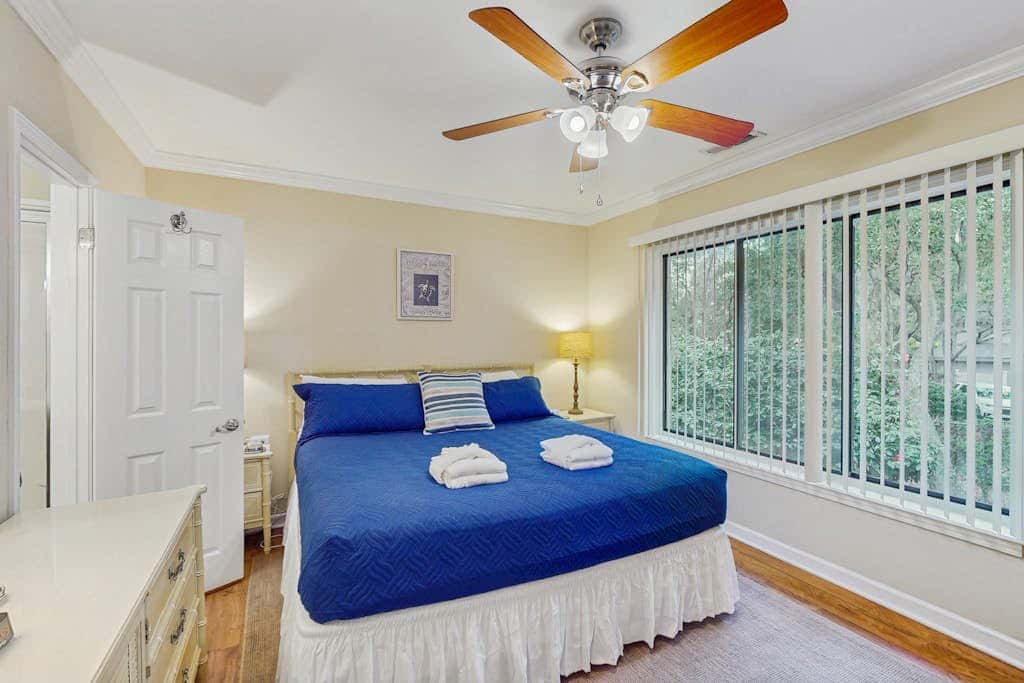 Dog Friendly Condo with Fast WiFi, a Patio, & Shared Pool Walk to the Beach