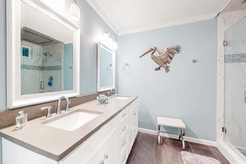 Bright & Beachy Dog Friendly Villa with Shared Pool