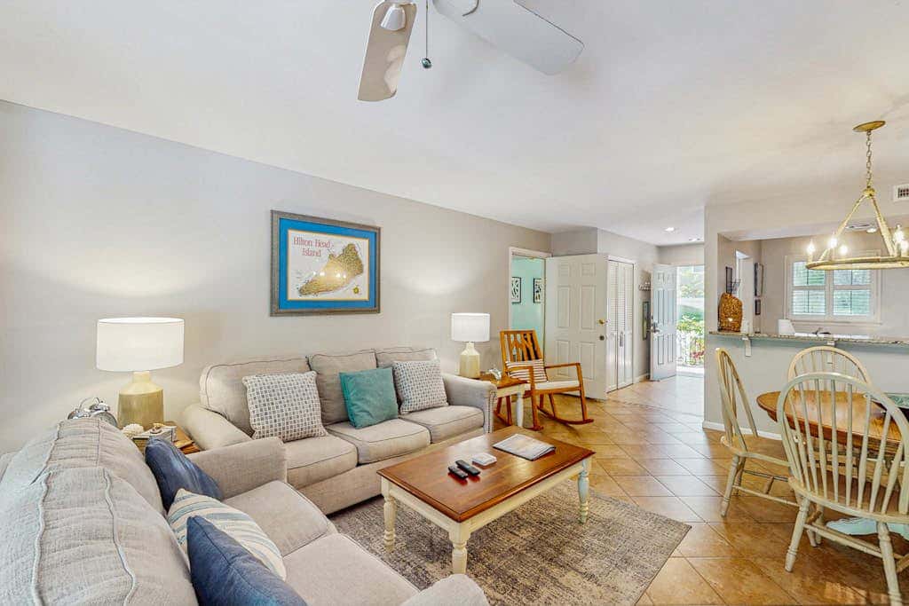 Conveniently Located Vacation Condo with Shared Pool & Tennis Court, Free WiFi, AC