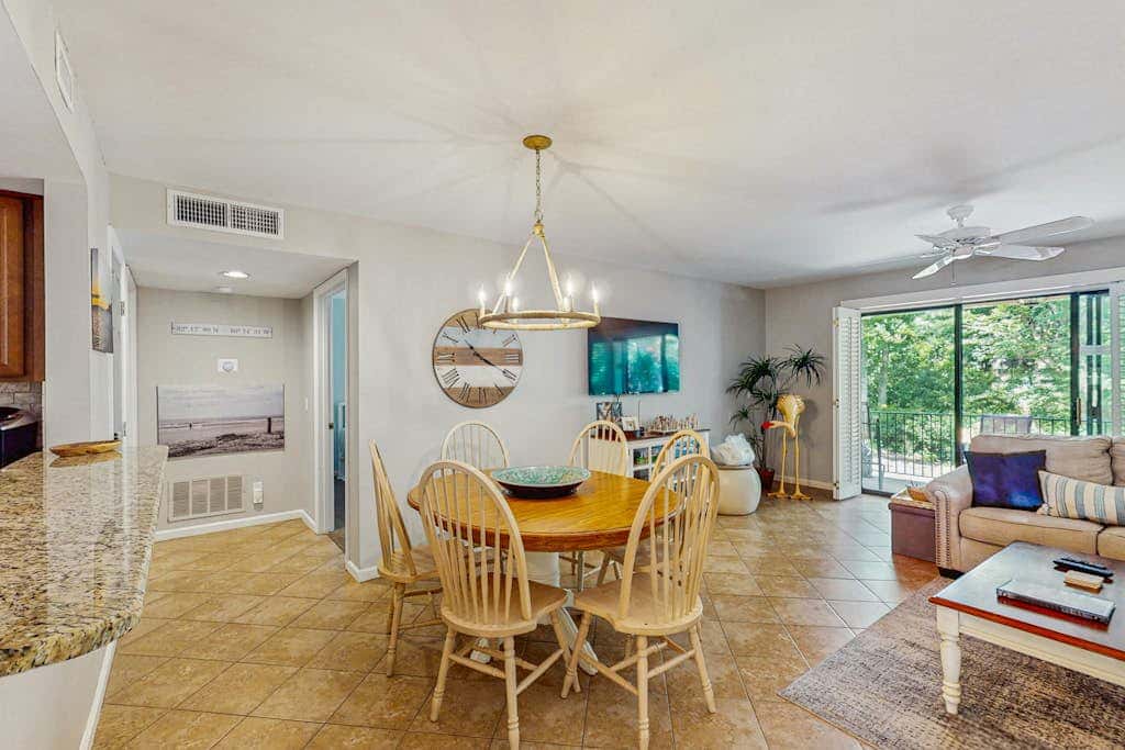 Conveniently Located Vacation Condo with Shared Pool & Tennis Court, Free WiFi, AC