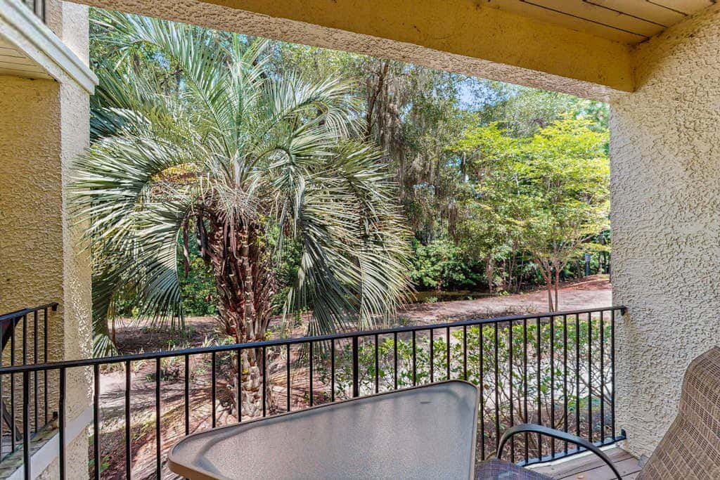 Conveniently Located Vacation Condo with Shared Pool & Tennis Court, Free WiFi, AC