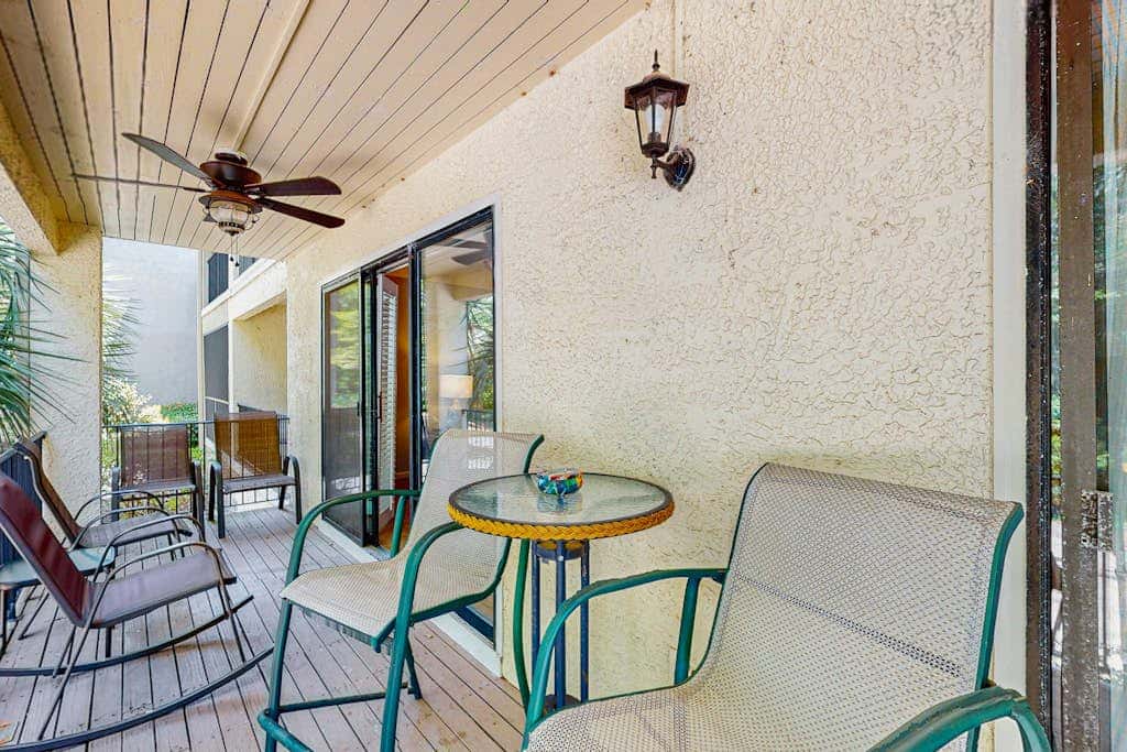 Conveniently Located Vacation Condo with Shared Pool & Tennis Court, Free WiFi, AC