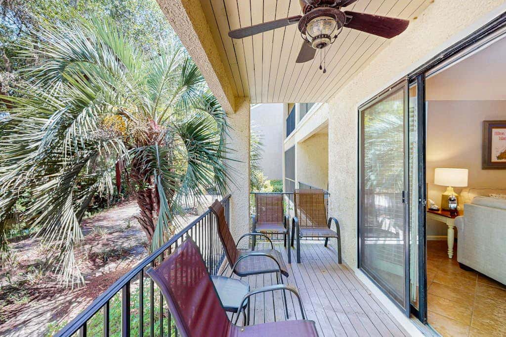 Conveniently Located Vacation Condo with Shared Pool & Tennis Court, Free WiFi, AC