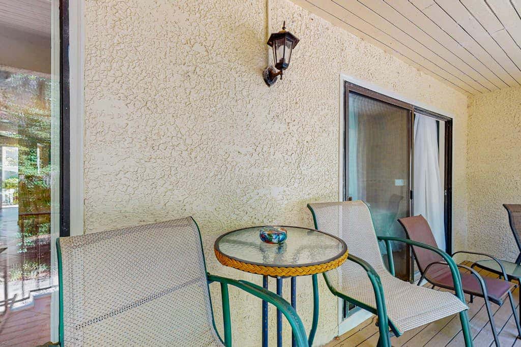 Conveniently Located Vacation Condo with Shared Pool & Tennis Court, Free WiFi, AC