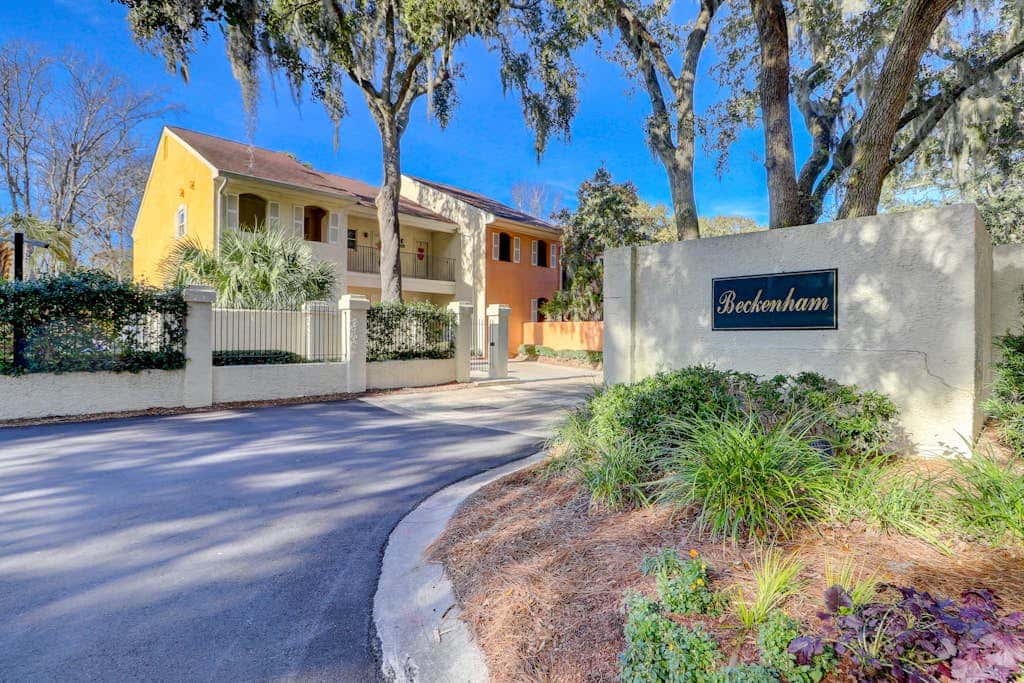 Conveniently Located Vacation Condo with Shared Pool & Tennis Court, Free WiFi, AC