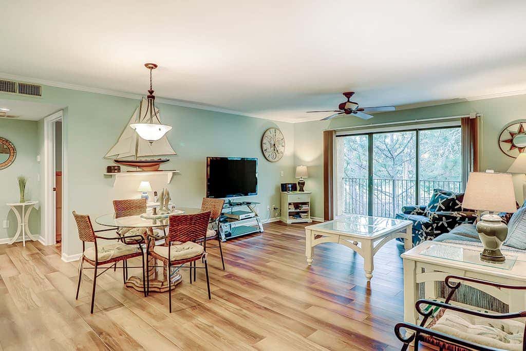 Fantastic Vacation Condo Close to Beach with Free WiFi, AC, WD, Shared Pool Tennis