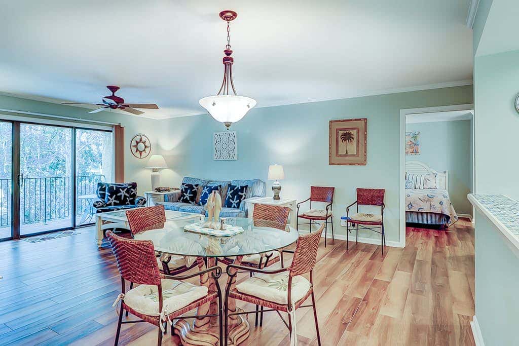 Fantastic Vacation Condo Close to Beach with Free WiFi, AC, WD, Shared Pool Tennis