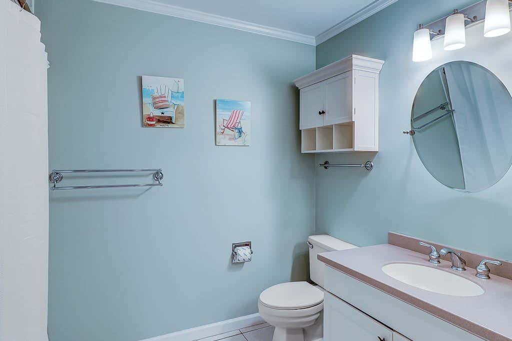 Fantastic Vacation Condo Close to Beach with Free WiFi, AC, WD, Shared Pool Tennis
