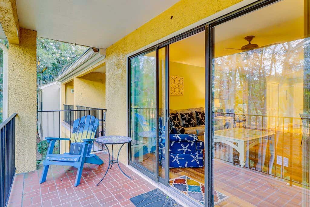 Fantastic Vacation Condo Close to Beach with Free WiFi, AC, WD, Shared Pool Tennis