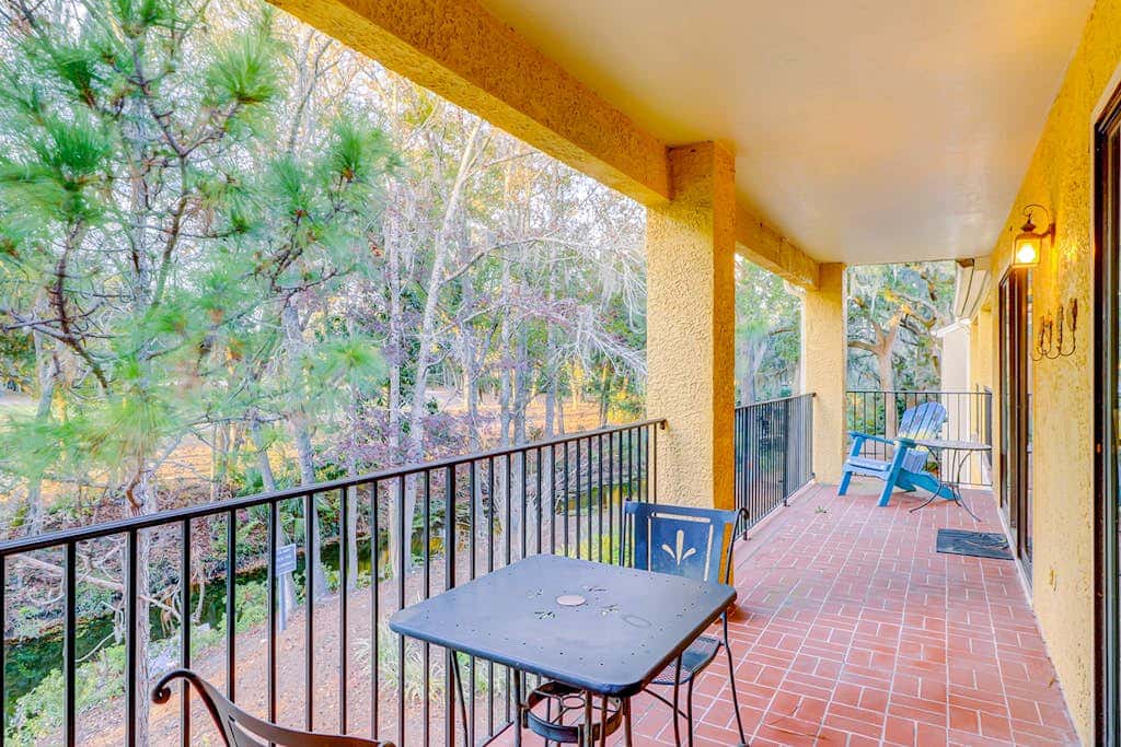 Fantastic Vacation Condo Close to Beach with Free WiFi, AC, WD, Shared Pool Tennis