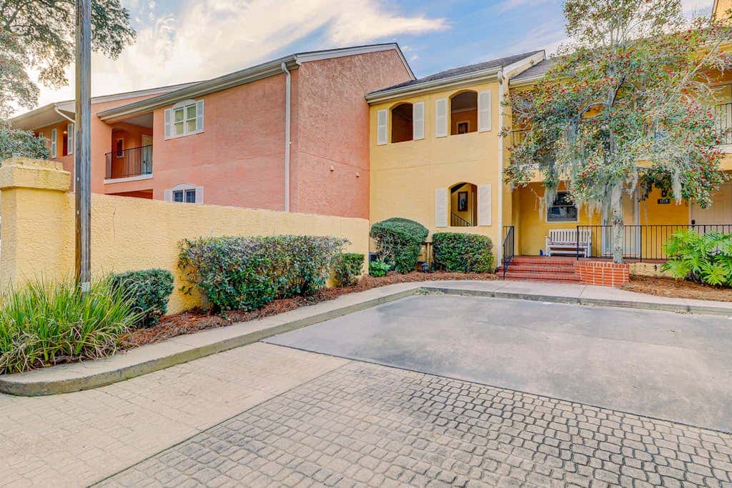 Fantastic Vacation Condo Close to Beach with Free WiFi, AC, WD, Shared Pool Tennis