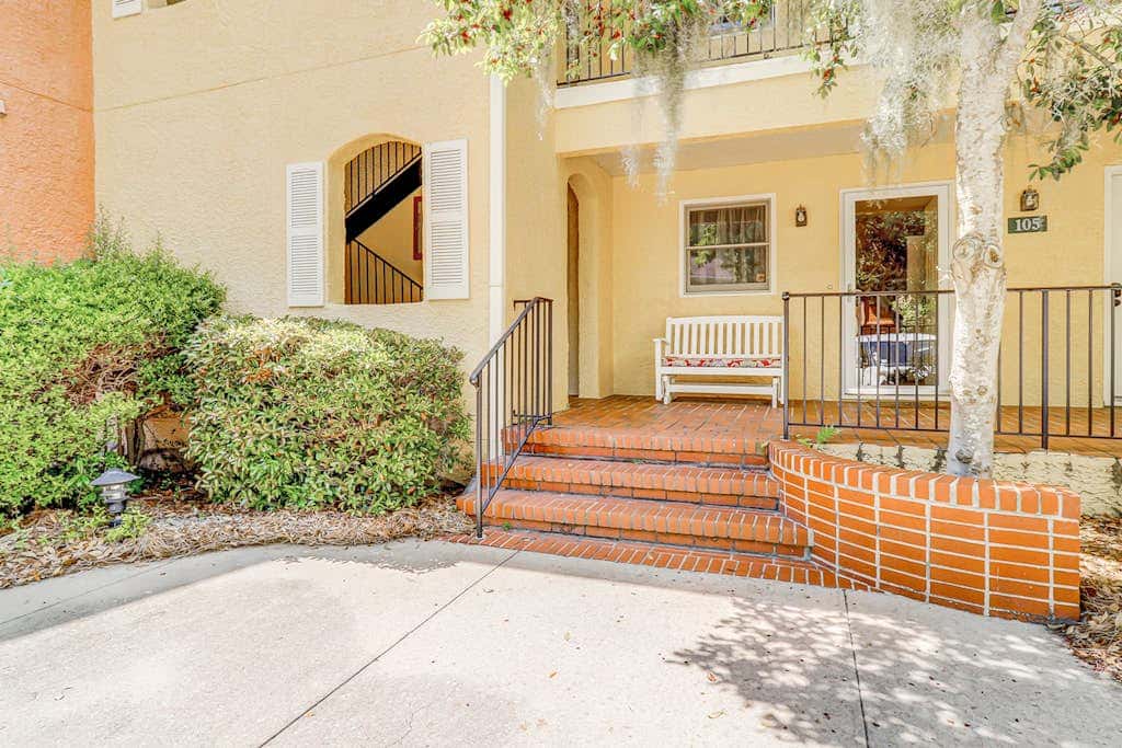Fantastic Vacation Condo Close to Beach with Free WiFi, AC, WD, Shared Pool Tennis