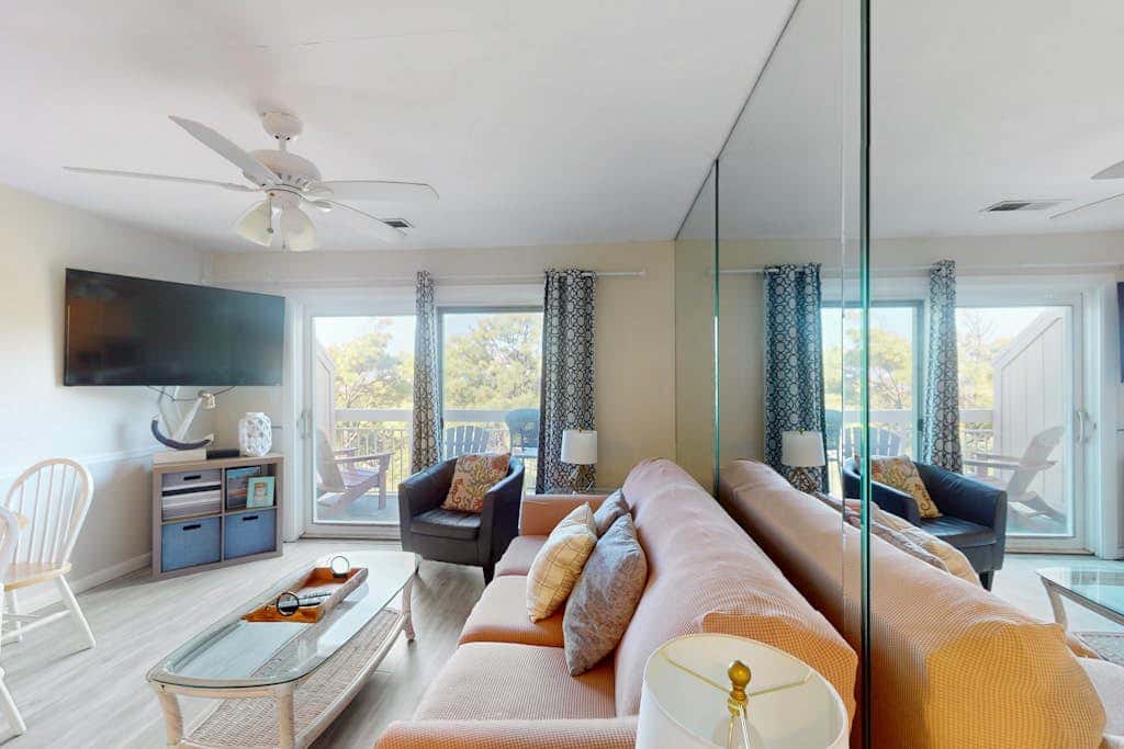 Private Beach Access Villa with Shared Pool, Balcony & Free WiFi