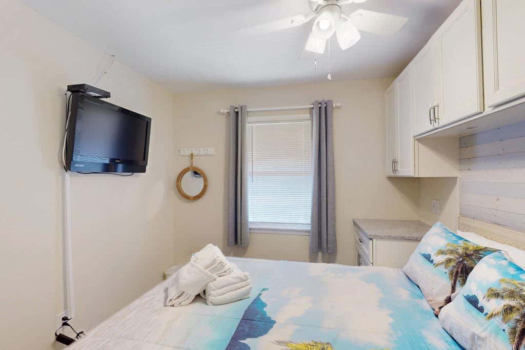 Private Beach Access Villa with Shared Pool, Balcony & Free WiFi