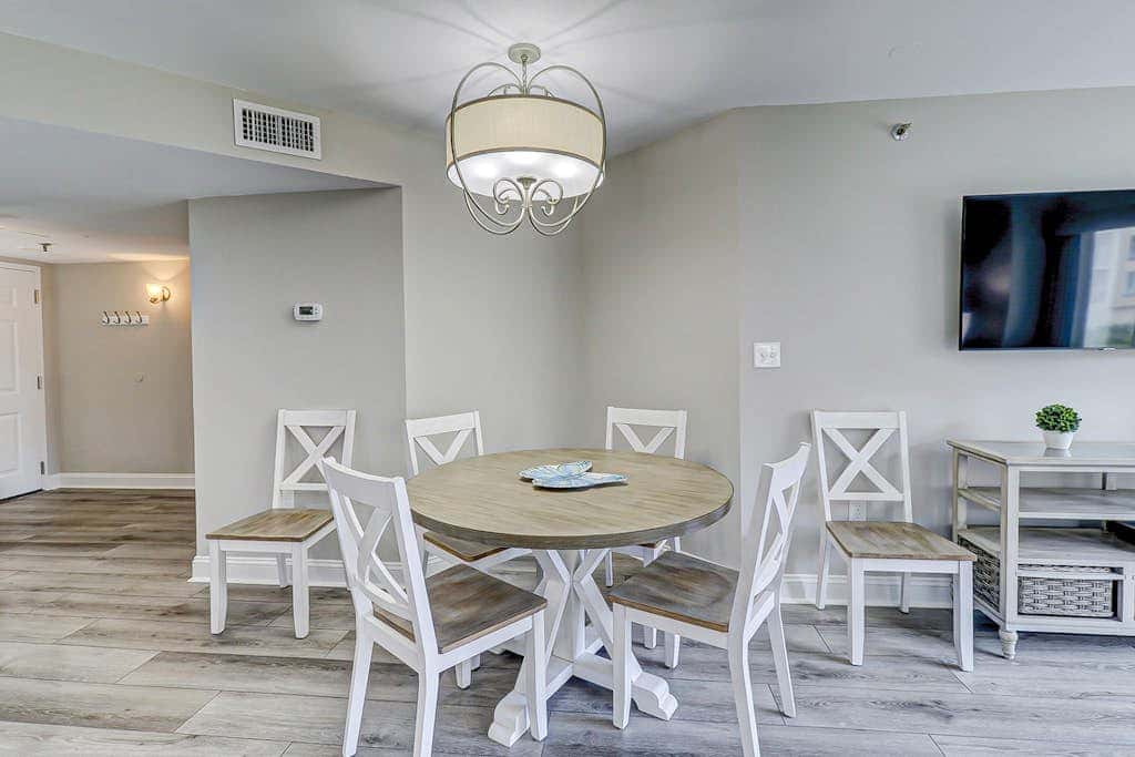 First Floor, Oceanfront Condo with Free WiFi, Balcony, Shared Hot Tub, Pool, Sauna
