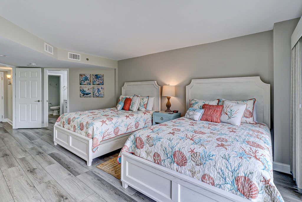 First Floor, Oceanfront Condo with Free WiFi, Balcony, Shared Hot Tub, Pool, Sauna