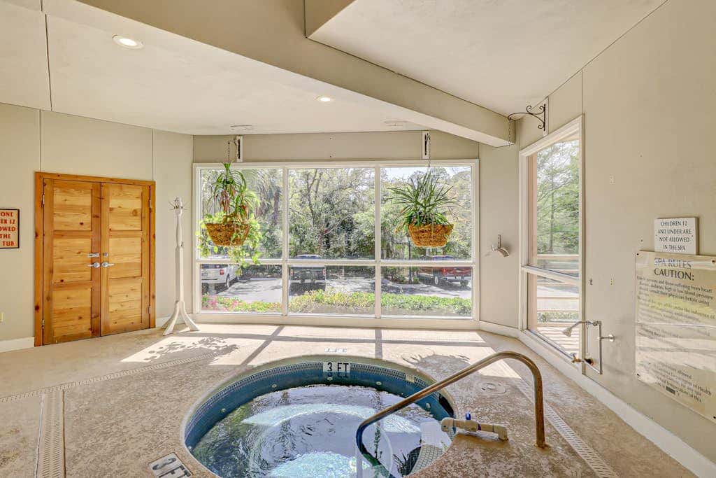 First Floor, Oceanfront Condo with Free WiFi, Balcony, Shared Hot Tub, Pool, Sauna