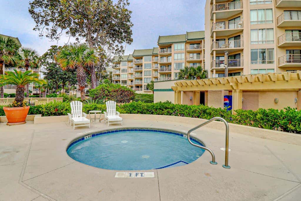 First Floor, Oceanfront Condo with Free WiFi, Balcony, Shared Hot Tub, Pool, Sauna