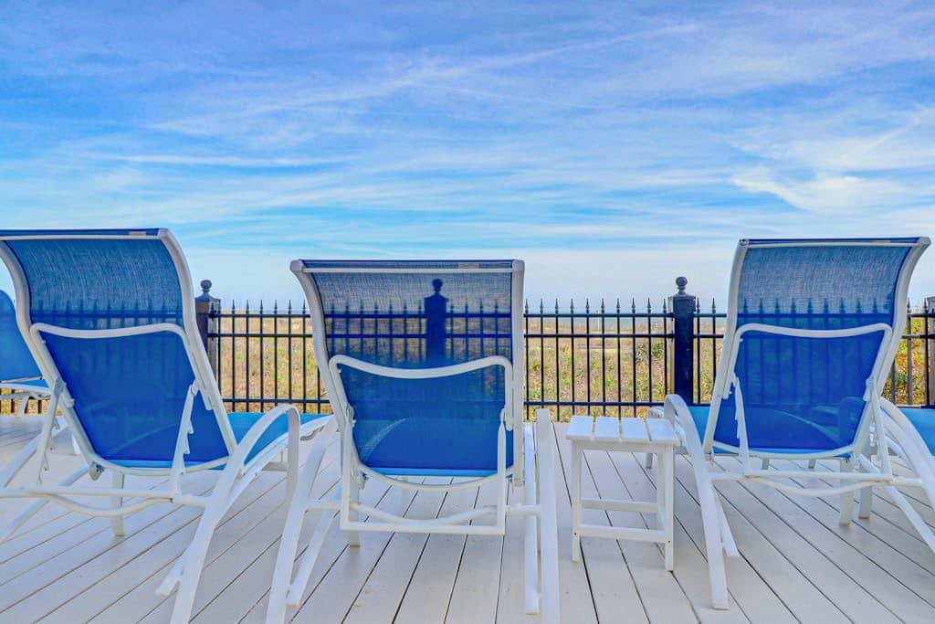 First Floor, Oceanfront Condo with Free WiFi, Balcony, Shared Hot Tub, Pool, Sauna