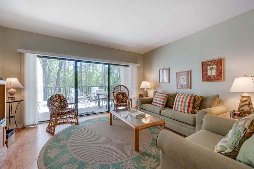 Family-friendly condo with washer dryer, central AC, & outdoor pool